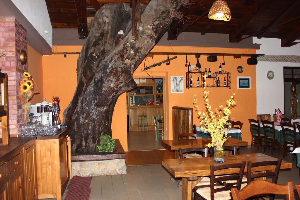 Albergo Ristorante Montecucco Da Tobia Sigillo Exteriér fotografie
