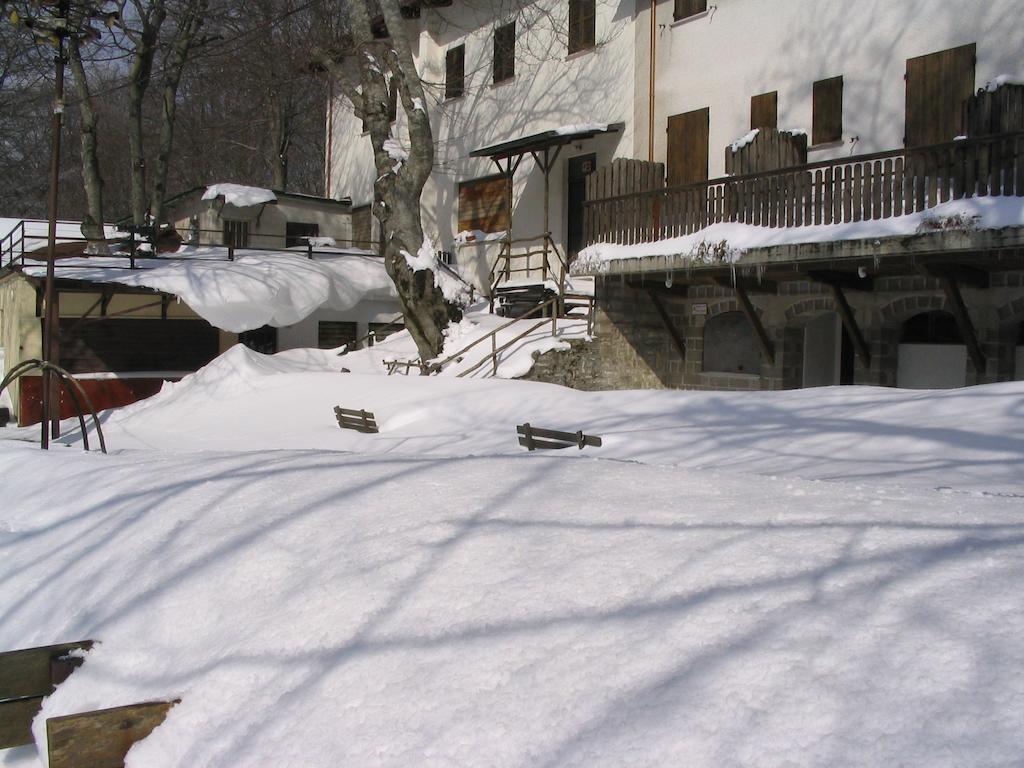 Albergo Ristorante Montecucco Da Tobia Sigillo Exteriér fotografie